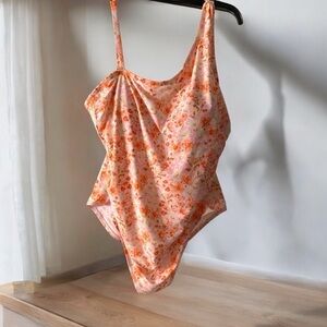 Kona Sol swimsuit,size 22,full bra with side boning, soft cups,adjustable straps